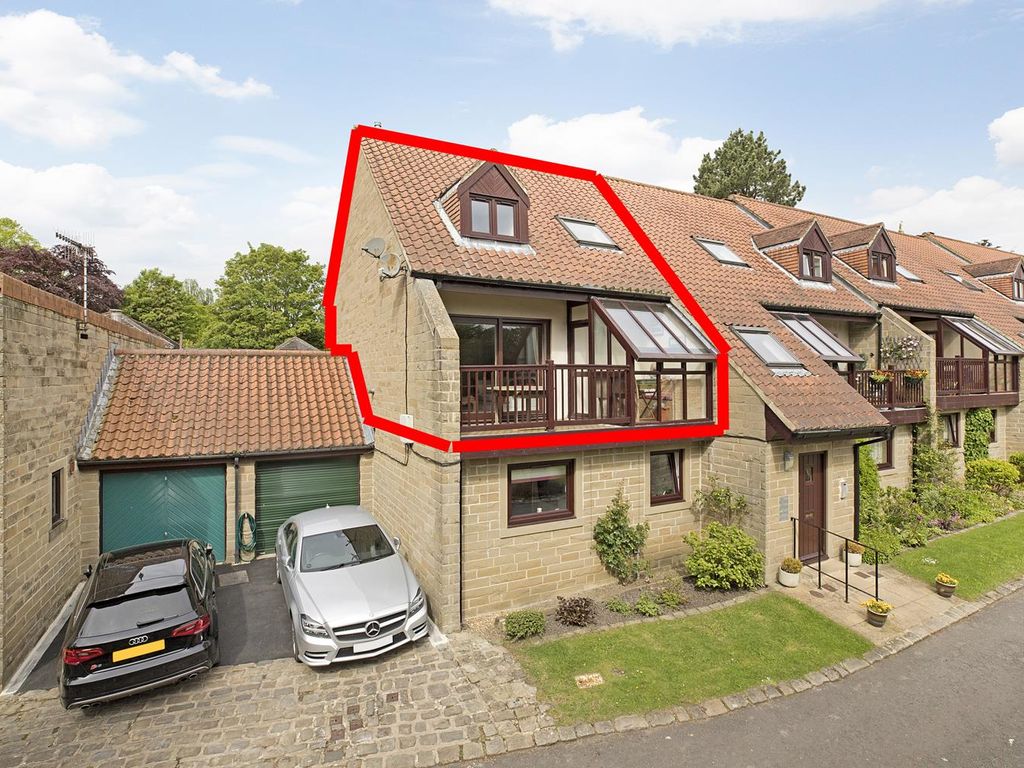 3 bed flat for sale in Warlbeck, Ilkley LS29, £485,000