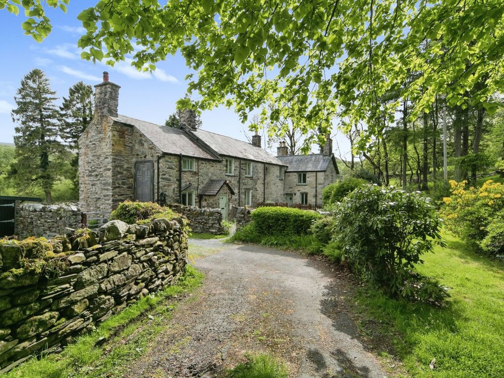 6 bed detached house for sale in Tanycastell, Dolwyddelan LL25, £855,000