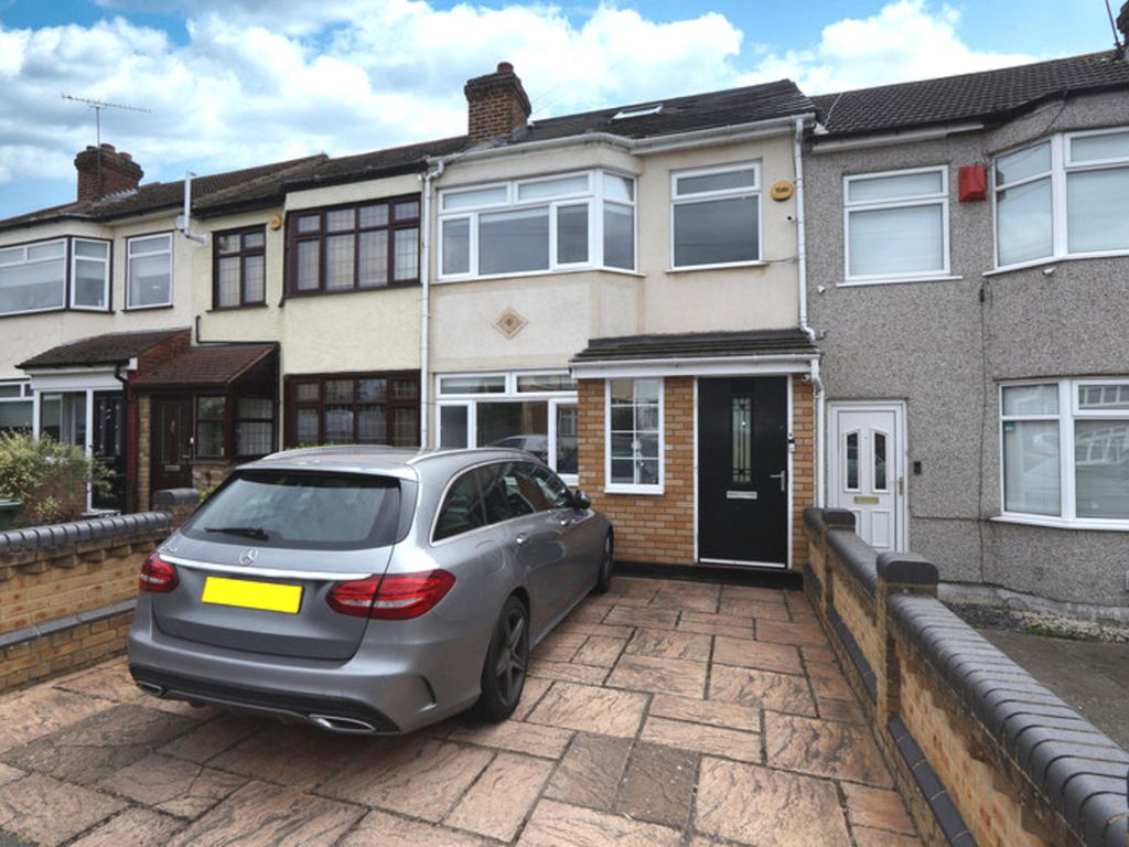 3 bed terraced house for sale in Riversdale Road, Collier Row RM5, £450,000