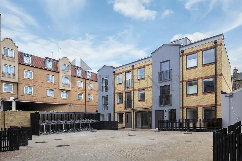 Studio for sale in Albion Court, Albion Place W6, £435,000