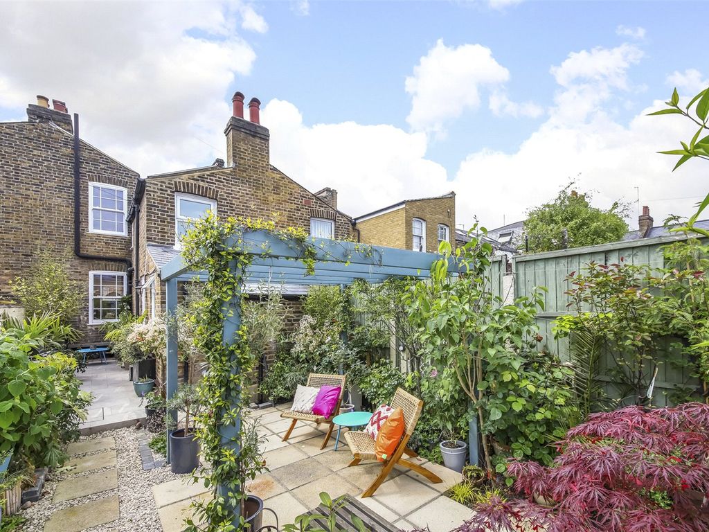 3 bed detached house for sale in Cranbrook Road, St Johns SE8, £725,000