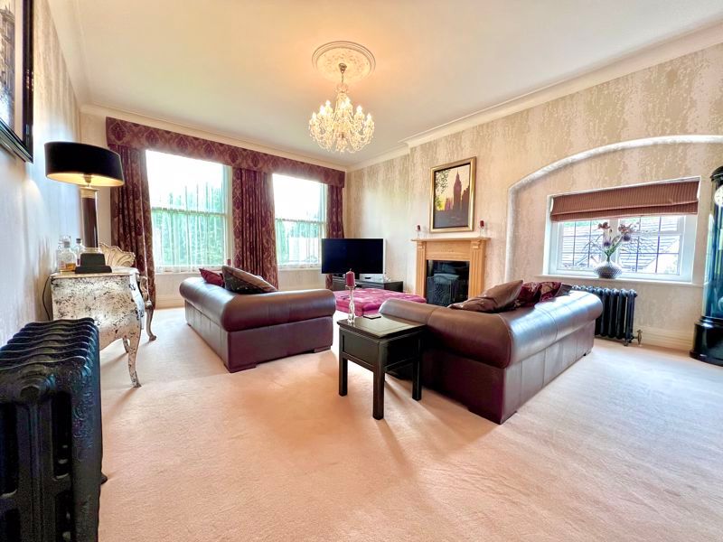3 bed flat for sale in Cleasby Road, Menston, Ilkley LS29, £600,000