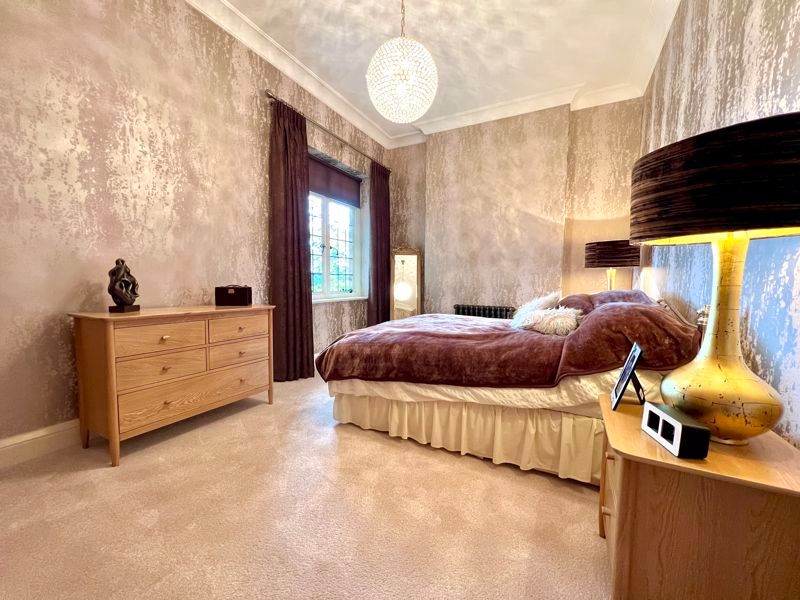 3 bed flat for sale in Cleasby Road, Menston, Ilkley LS29, £600,000