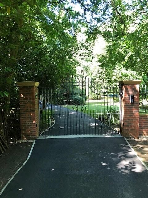 5 bed detached house for sale in Newdigate Rd, Beare Green RH5, £1,600,000
