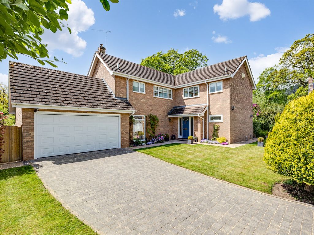 4 bed detached house for sale in Yew Tree Close, Bulkeley, Malpas SY14, £595,000