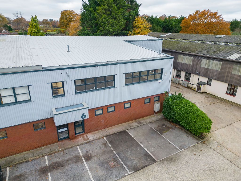 Warehouse to let in Unit 6 Heron Industrial Estate, Basingstoke Road, Spencers Wood, Reading RG7, £77,472 pa