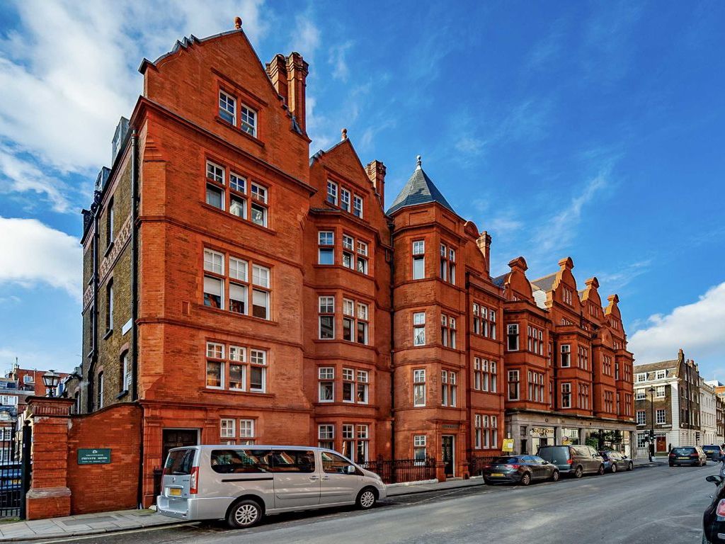 1 bed flat for sale in Davies Street, London W1K, £1,900,000