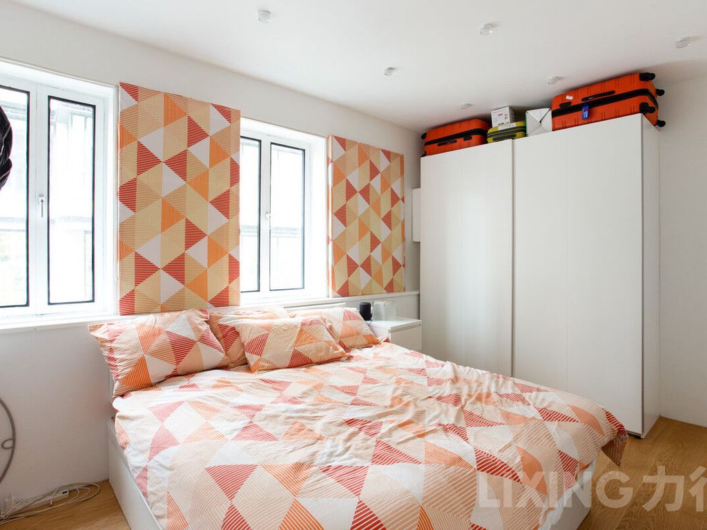 2 bed flat for sale in Marshall Street, London W1F, £1,200,000