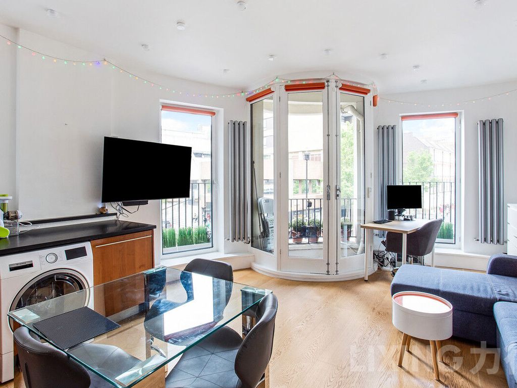 2 bed flat for sale in Marshall Street, London W1F, £1,200,000