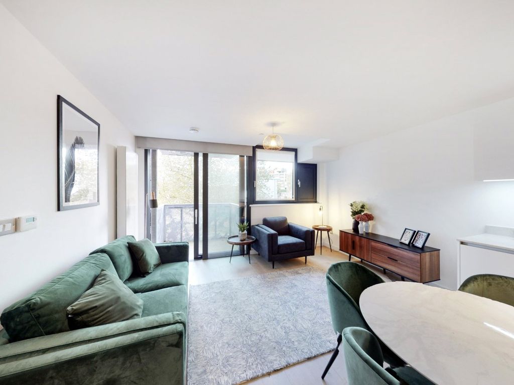 1 bed flat for sale in Highgate Hill, Archway, London N19, £425,000