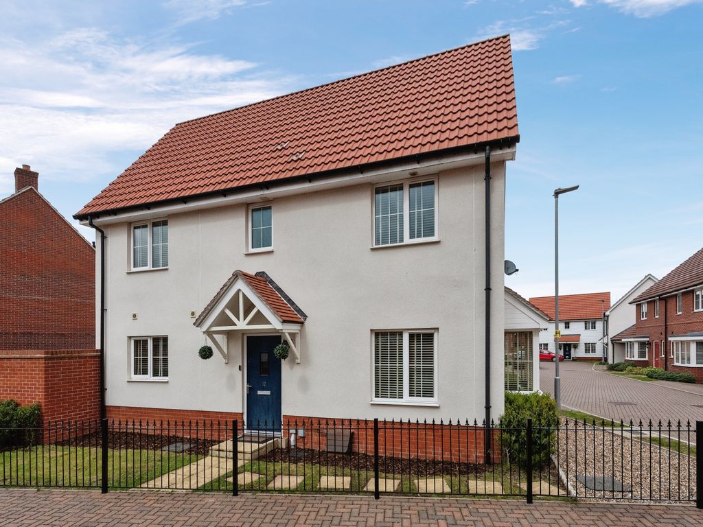 3 bed detached house for sale in Reed Lane, Bury St. Edmunds IP28, £300,000