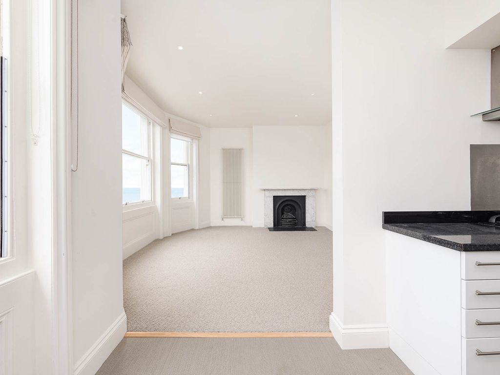 1 bed flat for sale in Medina Terrace, Hove BN3, £400,000