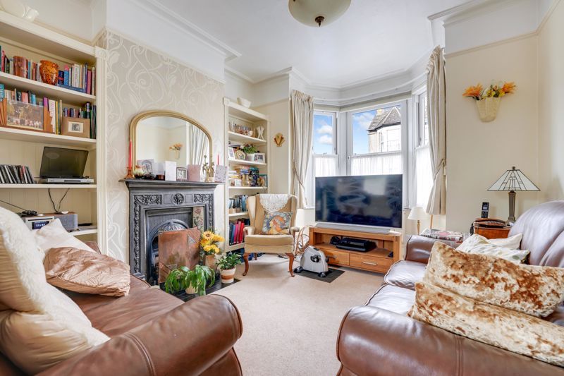 2 bed property for sale in Canonbury Road, Enfield EN1, £450,000