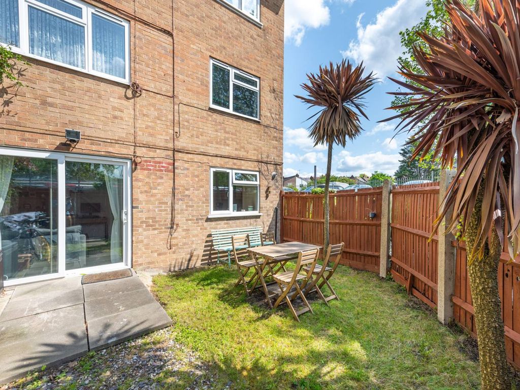 1 bed flat for sale in Marley Walk, Willesden Green, London NW2, £350,000