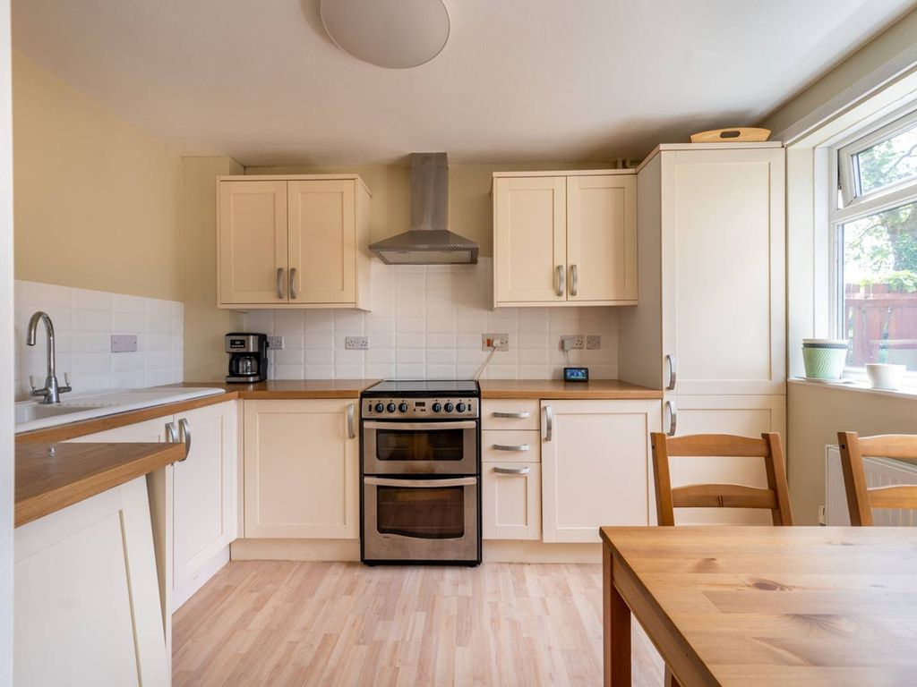 1 bed flat for sale in Marley Walk, Willesden Green, London NW2, £350,000