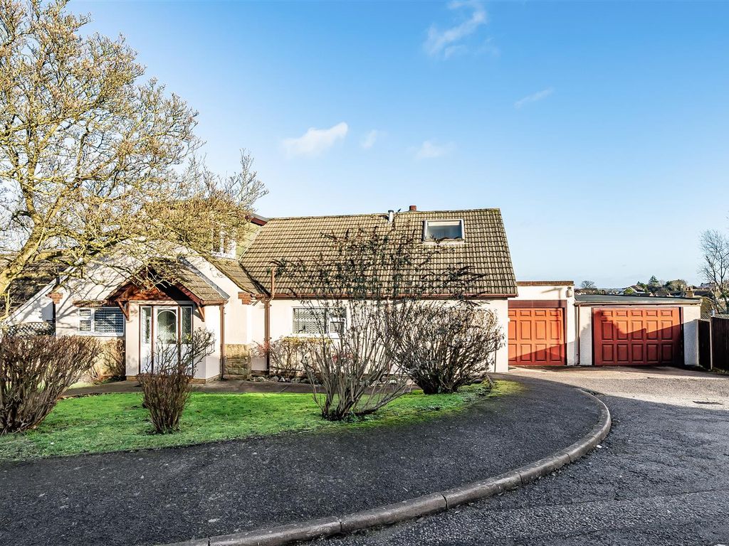 4 bed detached house for sale in Catsey Woods, Bushey WD23, £850,000