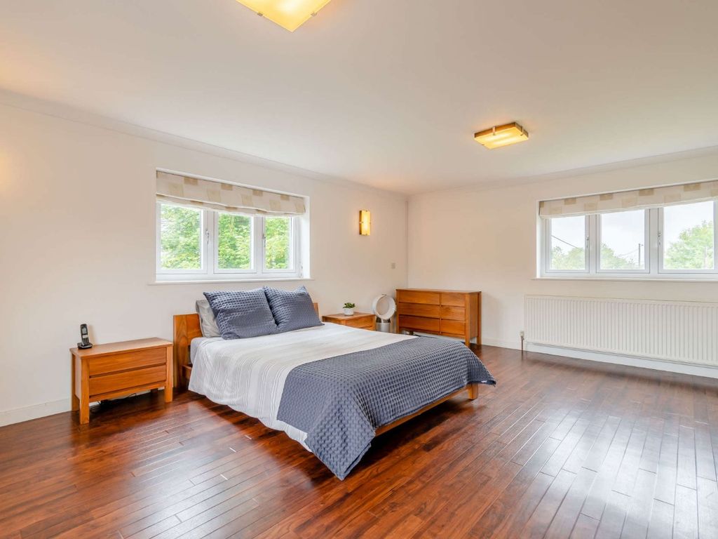 6 bed detached house for sale in Victoria Lane, Deopham, Wymondham, Norfolk NR18, £895,000