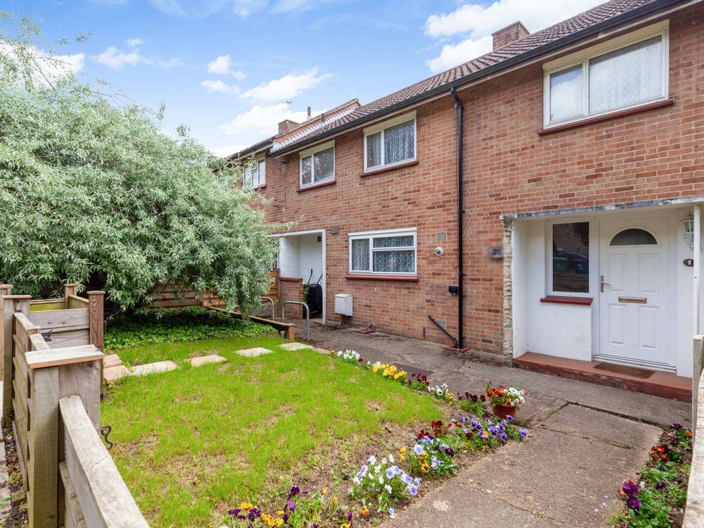 5 bed terraced house for sale in Townsend Square, Oxford OX4, £425,000