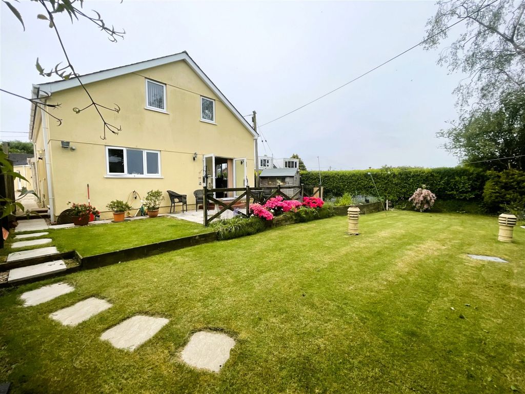 3 bed detached house for sale in Station Road, Bere Alston, Yelverton PL20, £425,000