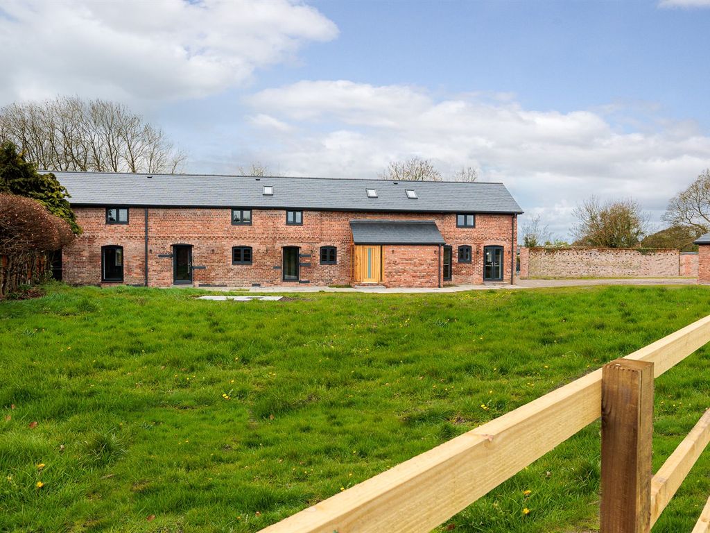 4 bed barn conversion for sale in Whitegate Road, Winsford CW7, £875,000