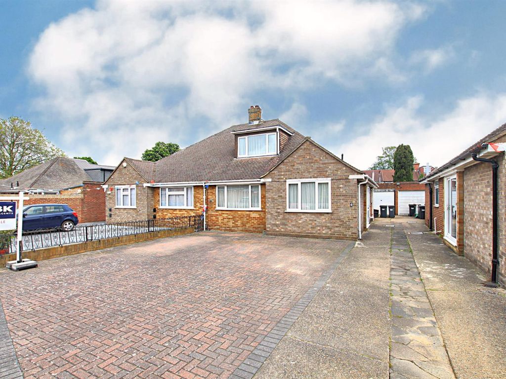 3 bed semi-detached bungalow for sale in Grange Close, Heston TW5, £609,950