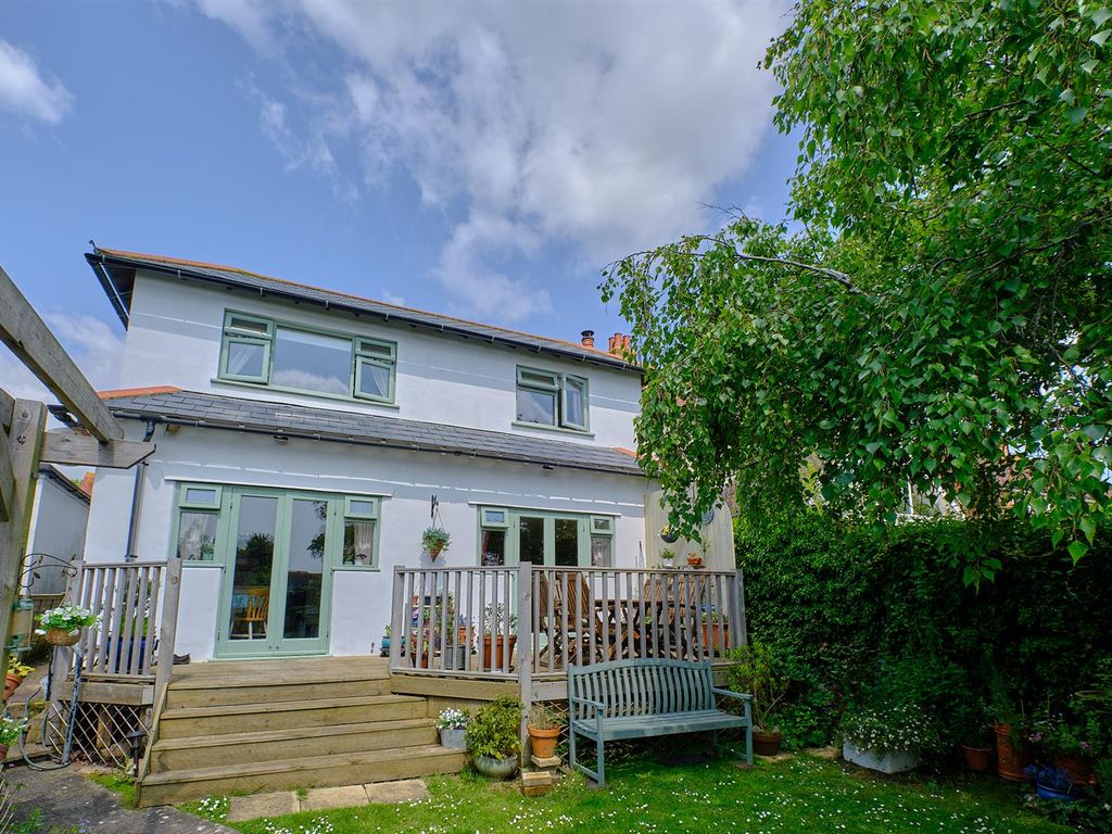 3 bed detached house for sale in Salisbury Road, Seaford BN25, £599,950