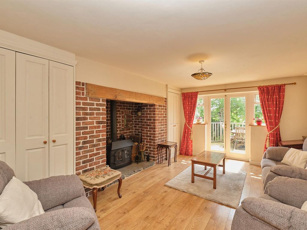 3 bed detached house for sale in Salisbury Road, Seaford BN25, £599,950
