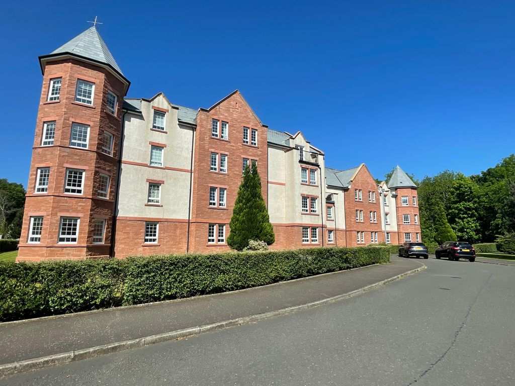 2 bed penthouse to rent in The Fairways, Bothwell, Glasgow G71, £1,650 pcm