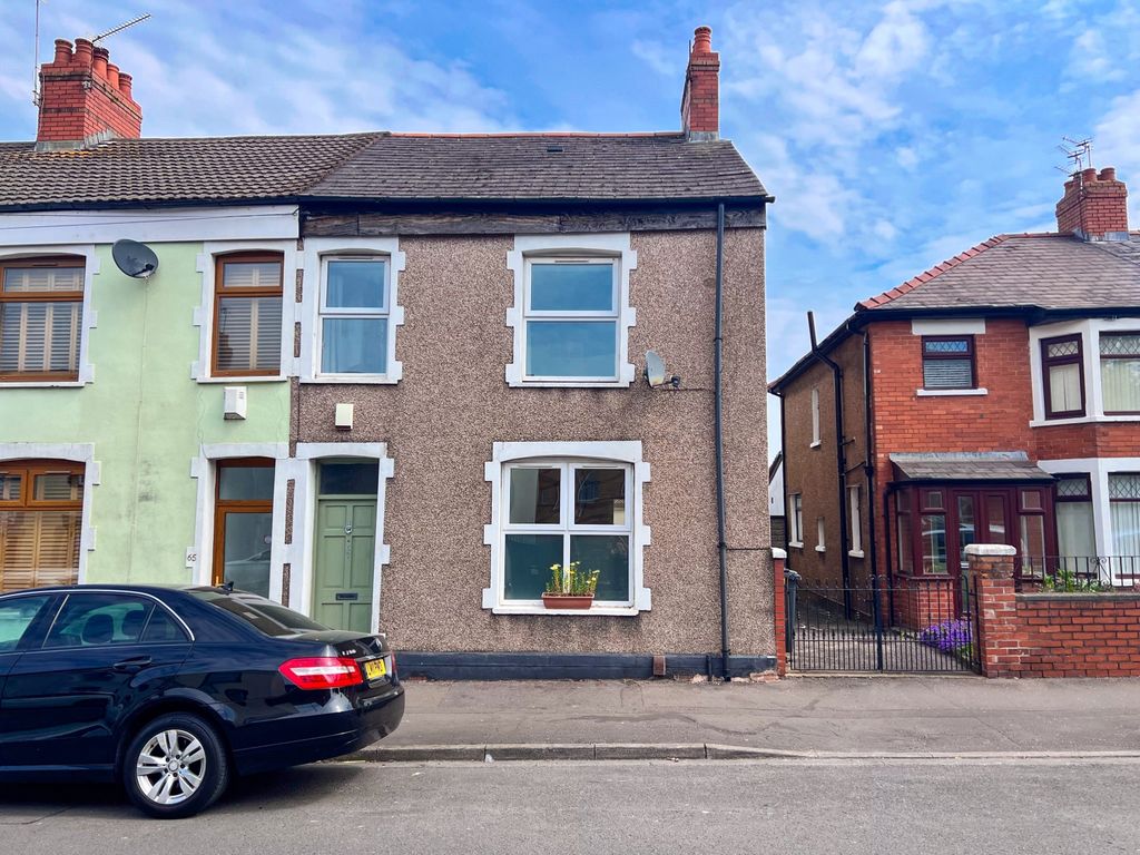 3 bed end terrace house for sale in Kent Street, Cardiff CF11, £259,950