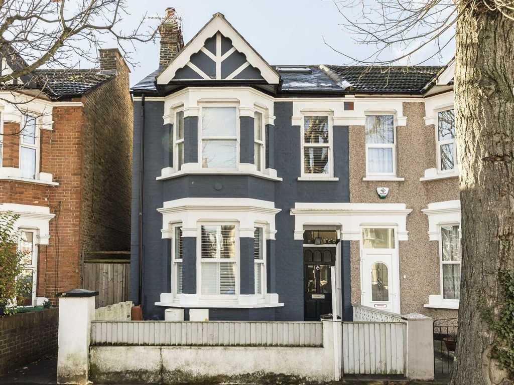 5 bed property for sale in Adelaide Road, London W13, £965,000