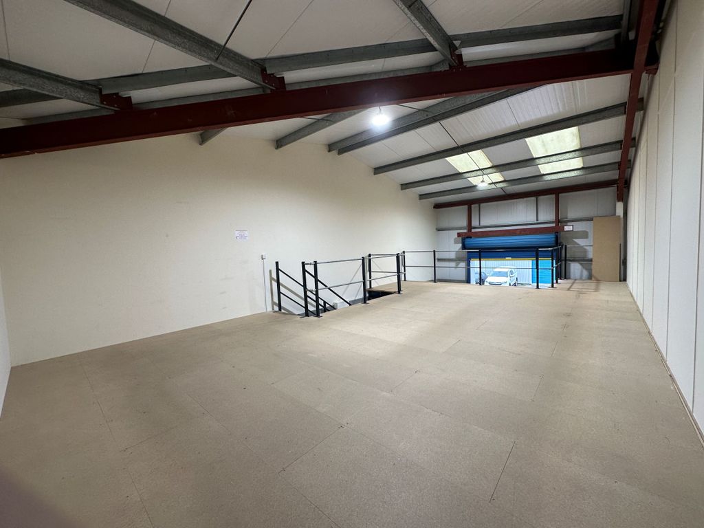 Warehouse to let in Brownfields, Welwyn Garden City AL7, £45,000 pa