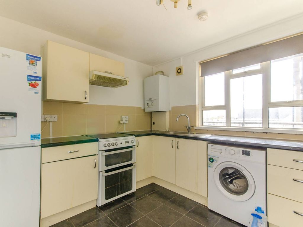 3 bed flat for sale in Kilburn, Kilburn, London NW6, £575,000