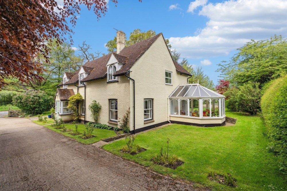 4 bed country house for sale in Aylesbury Road, Great Missenden HP16, £1,350,000