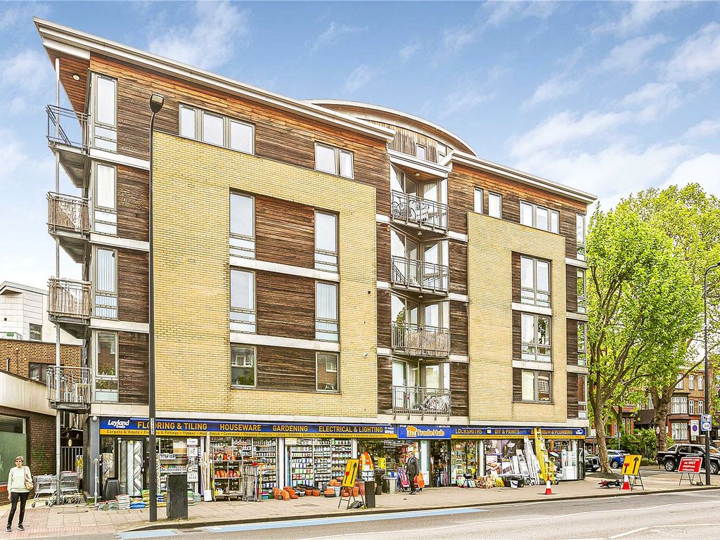 1 bed flat for sale in Clapham Road, London SW9, £375,000