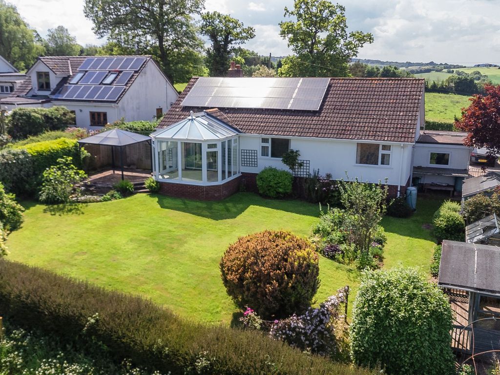 4 bed detached bungalow for sale in Newton St. Cyres, Exeter EX5, £575,000