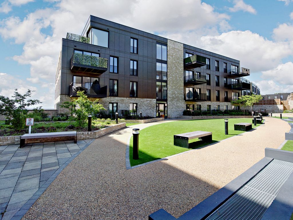 1 bed flat for sale in Maurice Browne Avenue, Millbrook Park, London NW7, £460,000