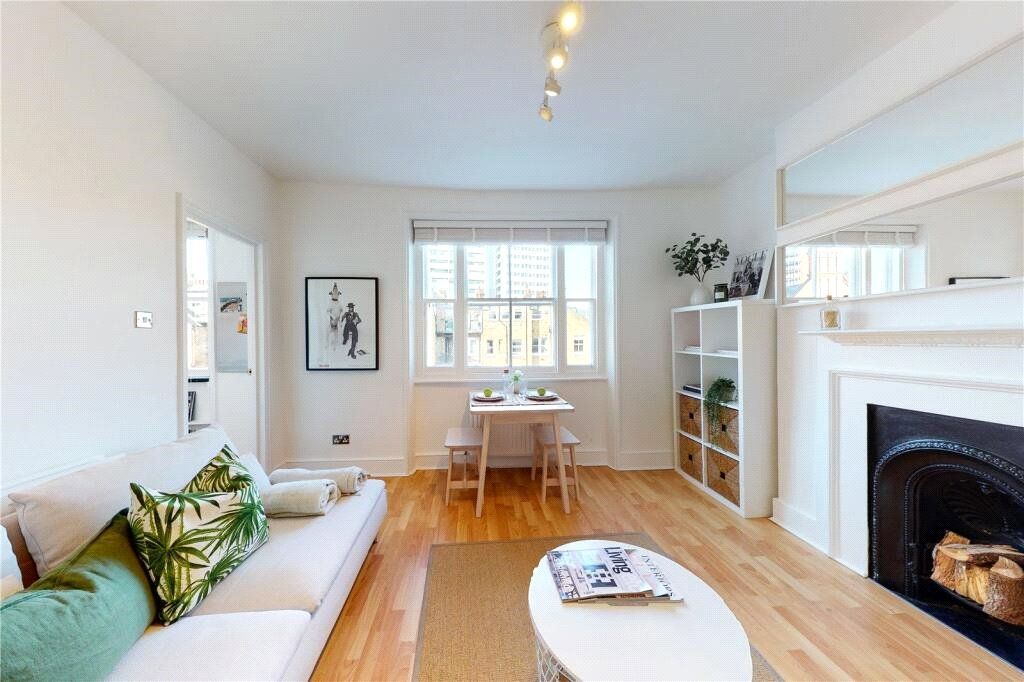 Studio to rent in Nottingham Place, Marylebone, London W1U, £3,683 pcm