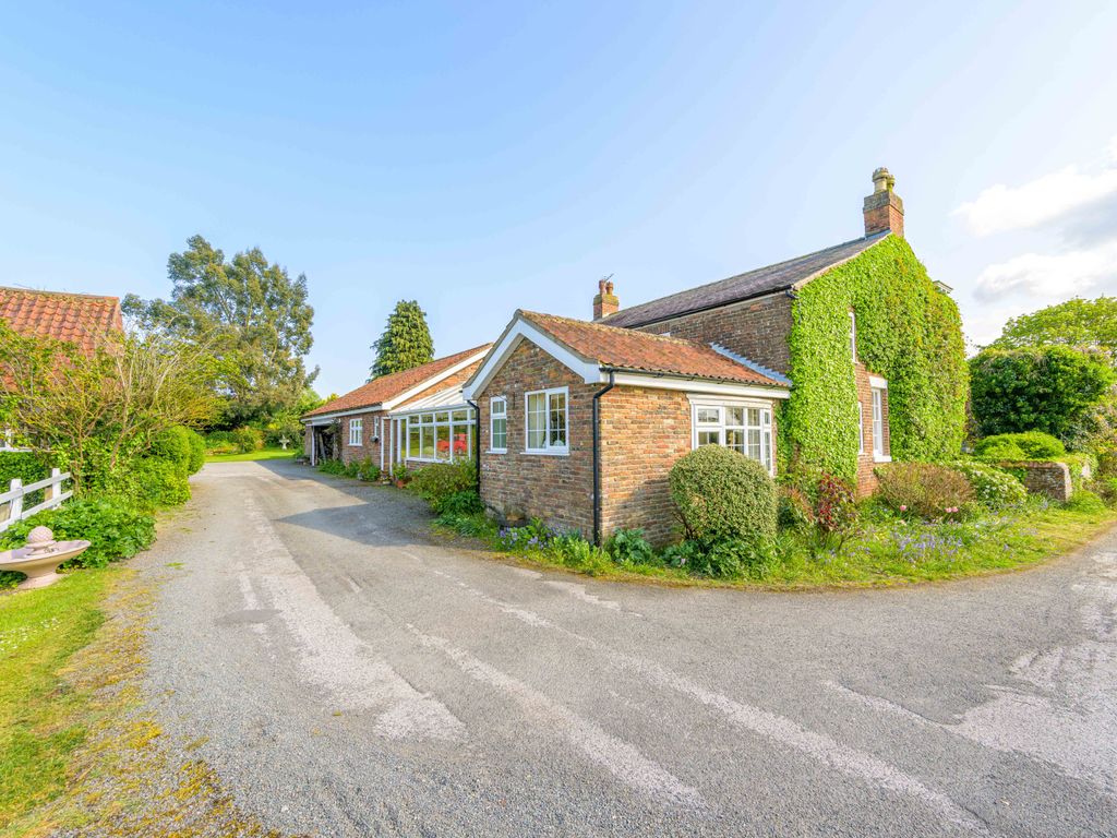 4 bed detached house for sale in West End, Burgh Le Marsh PE24, £795,000