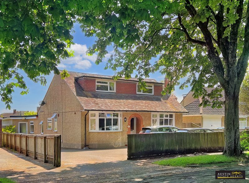 6 bed detached house for sale in Manor Road, Dorchester DT1, £650,000