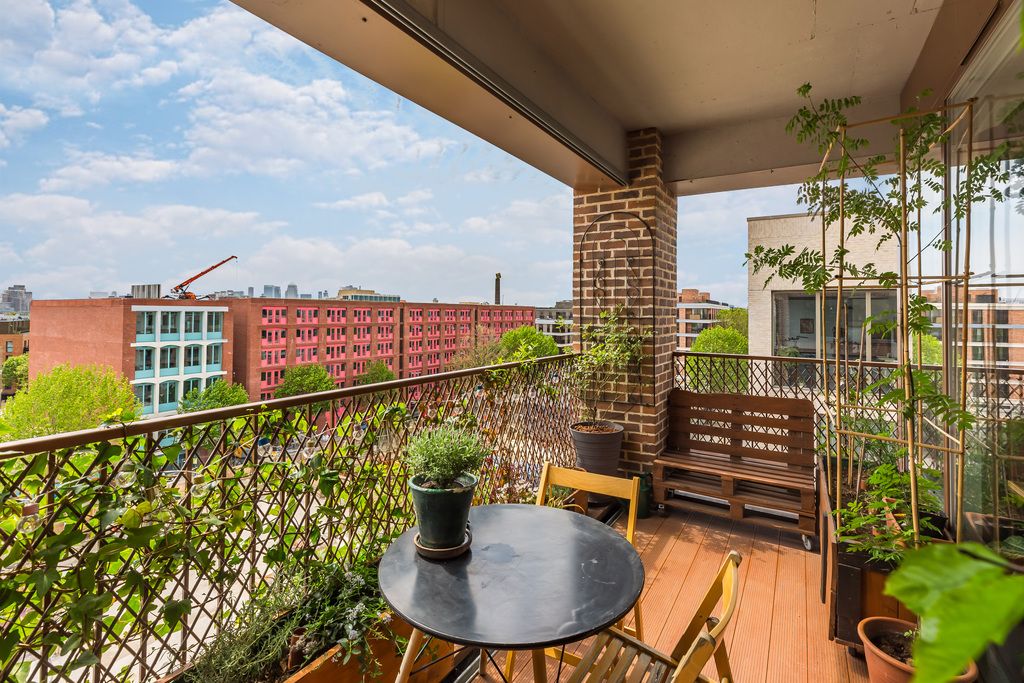 2 bed flat for sale in Alloy Court Casings Way, Hackney Wick E3, £600,000