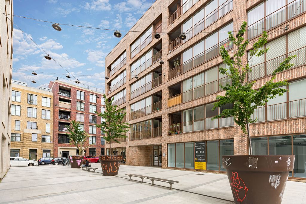 2 bed flat for sale in Alloy Court Casings Way, Hackney Wick E3, £600,000