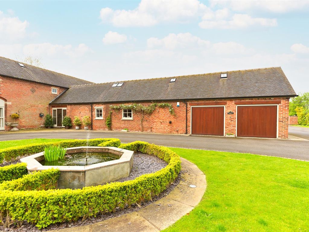 4 bed barn conversion for sale in 3 Balterley Green Barns, Deans Lane, Balterley, Cheshire CW2, £625,000