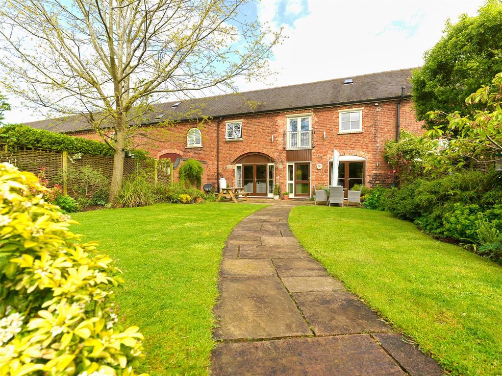 4 bed barn conversion for sale in 3 Balterley Green Barns, Deans Lane, Balterley, Cheshire CW2, £625,000
