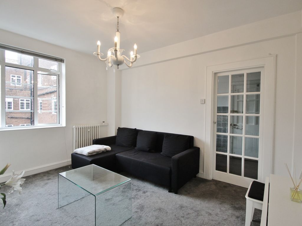 1 bed flat for sale in Latymer Court, Hammersmith Road, Hammersmith W6, £425,000