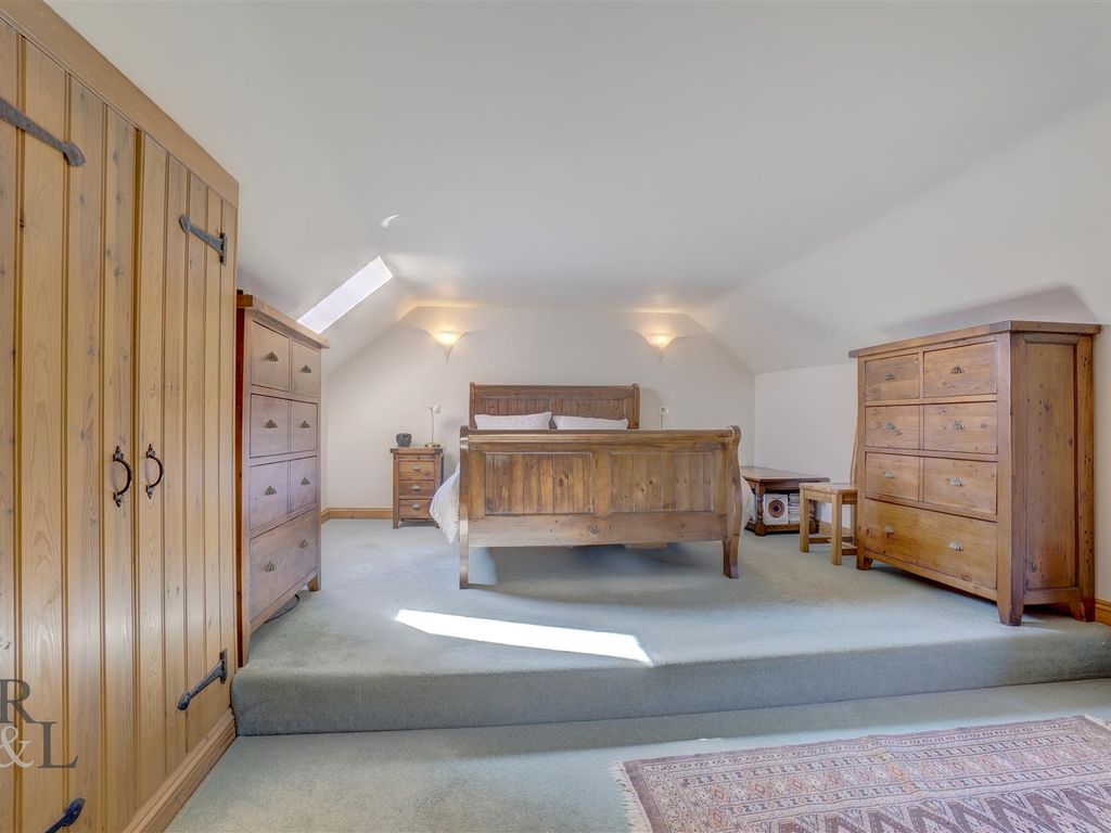 4 bed barn conversion for sale in Ridge Farm, Sutton Lane, Elton, Nottingham NG13, £675,000