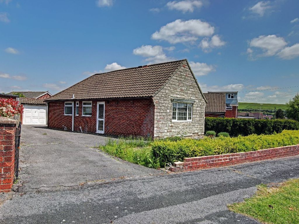 3 bed detached bungalow for sale in Aldridge Close, Clanfield, Waterlooville PO8, £350,000