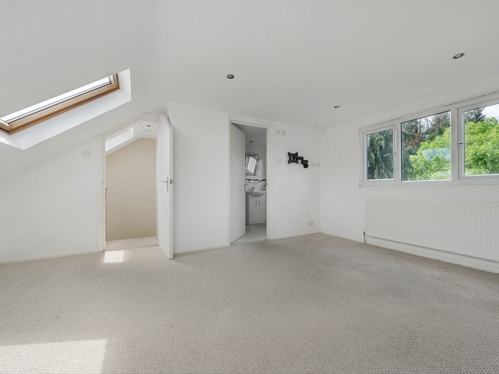 4 bed semi-detached house for sale in Brookhill Close, East Barnet, Barnet EN4, £600,000