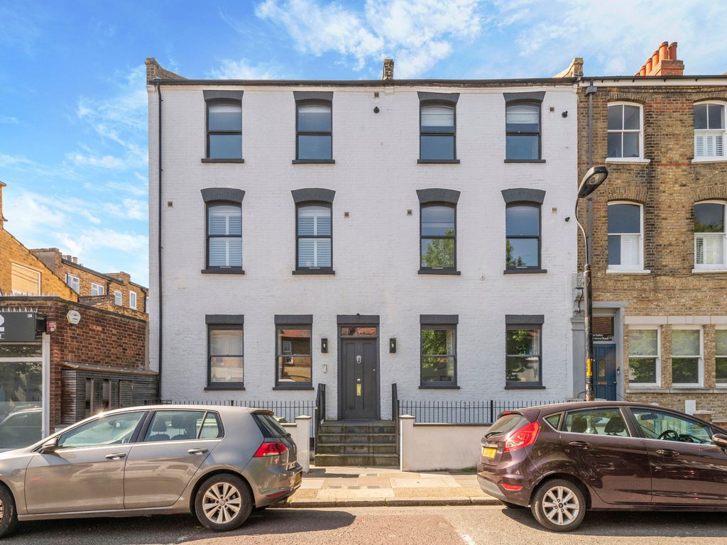 2 bed flat for sale in 16 Upland Road, London SE22, £525,000