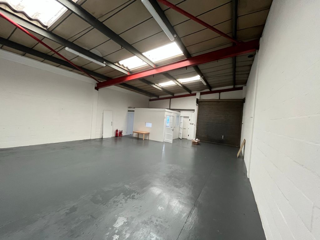 Industrial to let in Crofton Drive, Lincoln LN3, £13,500 pa