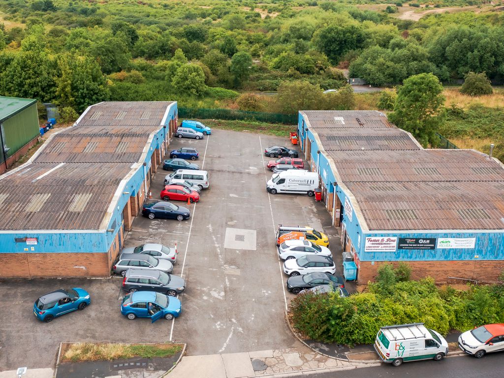 Industrial to let in Crofton Drive, Lincoln LN3, £13,500 pa